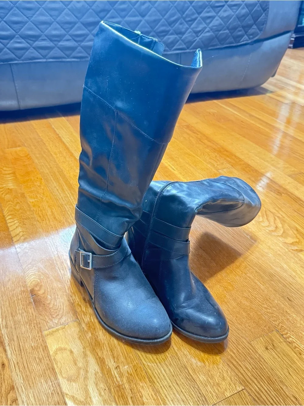 Black knee high boots with zipper  (size 7.5)